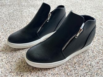 Shoes 8.5 women’s