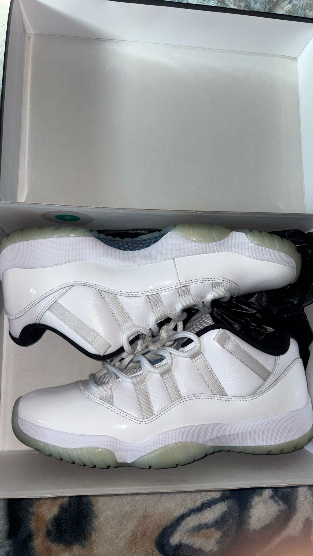 Air Jordan 11 Legend Blue