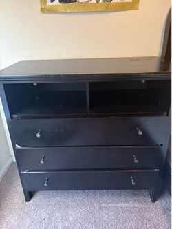 Functional dresser FOR FREE