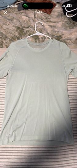 Men’s lululemon t shirt - size small