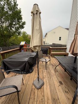 Patio umbrella with base