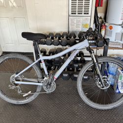 Medium Frame Mountain Bike Size 27.5 Tire