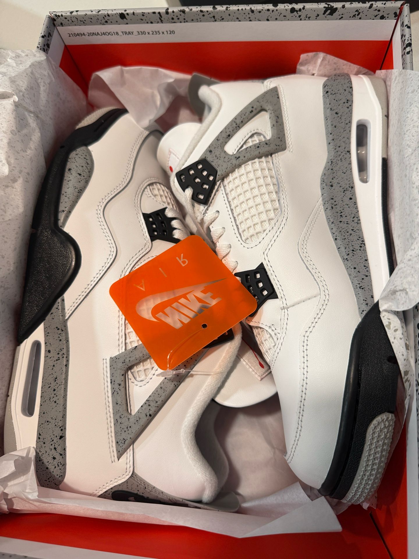 AIR JORDAN 4 WHITE CEMENT