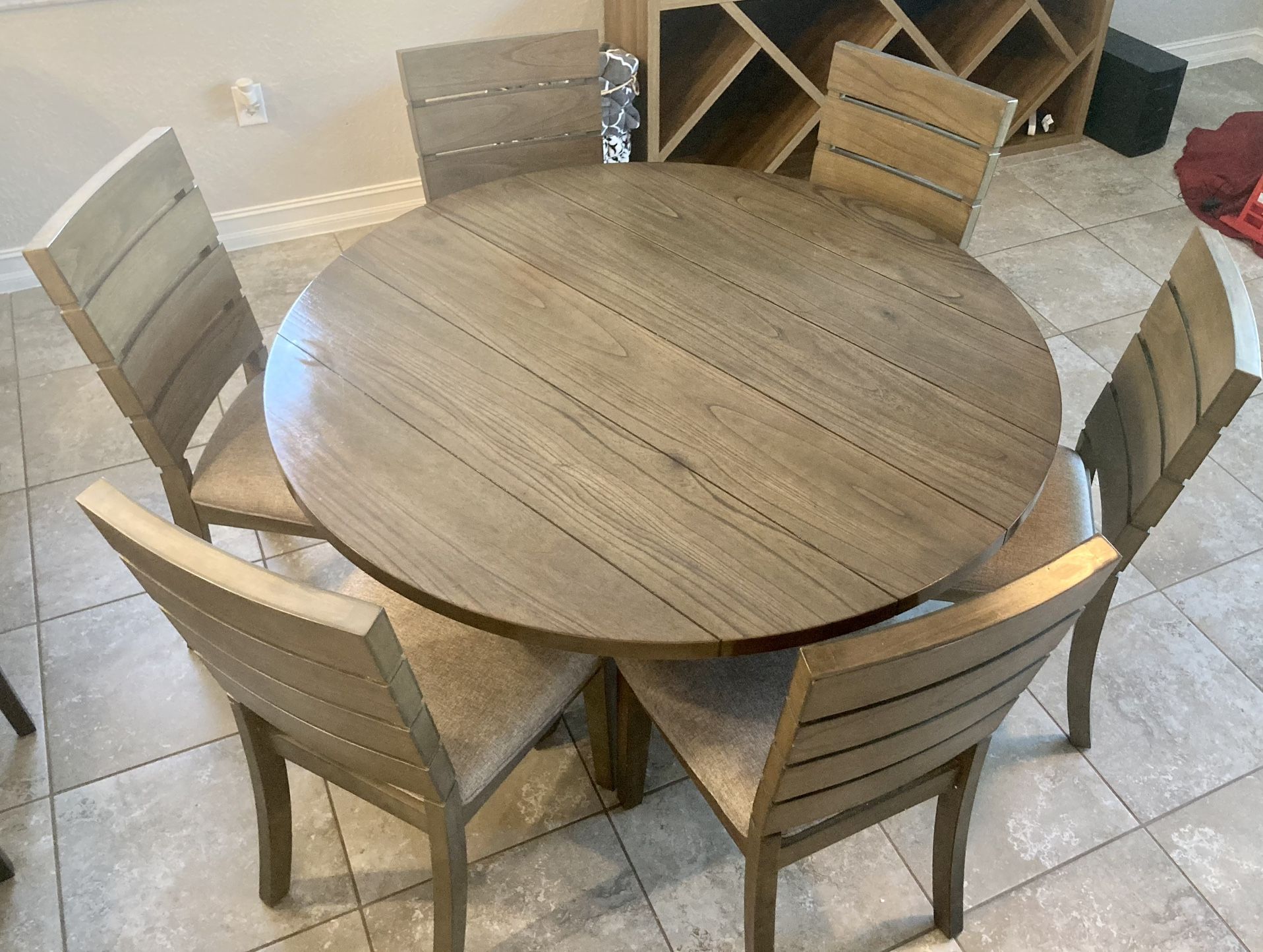 Round Table & 6 Chairs for Sale in Boynton Beach, FL OfferUp