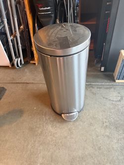 Simple human 3liter trash can