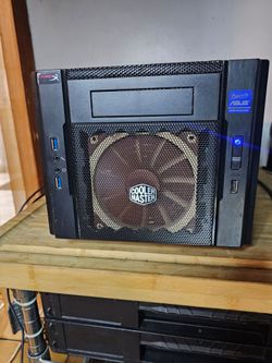 Gaming Mini ITX PC. i7-CPU, 16GB Ram, 1TB HDD, GPU: Radeon Graphics.
