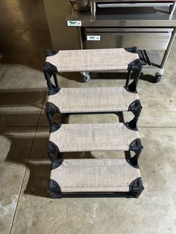 Pet steps