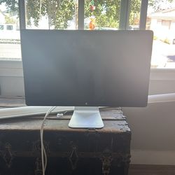 Apple 27” Thunderbolt Display Monitor – Works Great  (OBO)