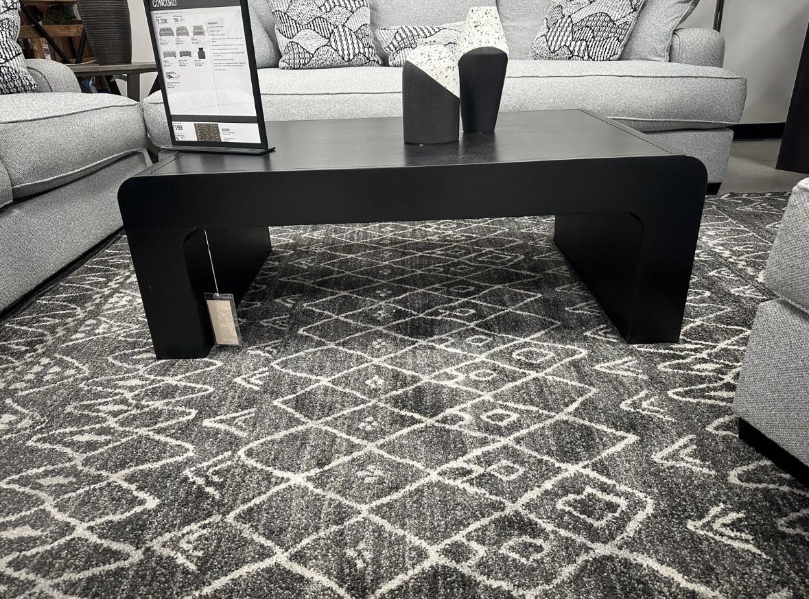 Like New!!! Wooden Coffee Table