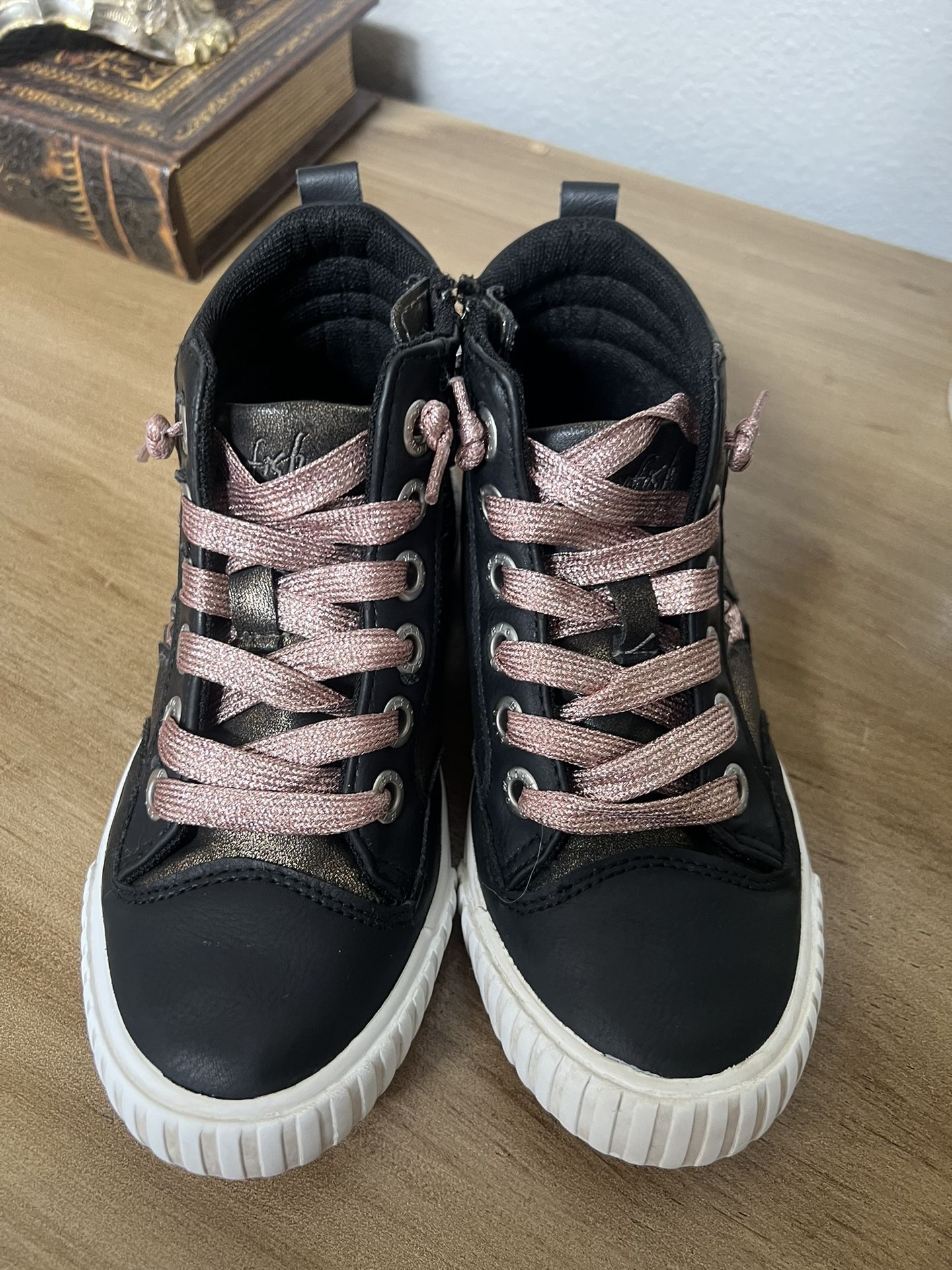 Kids Shoes Size 13