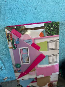 This is a free stand up cardboard house