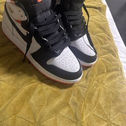 New Nikes 6.5 More Like A 7 New 