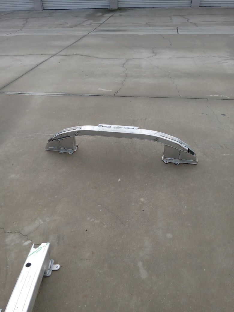 18 To 22 Front Reinforcement Honda Accord ( Oem)