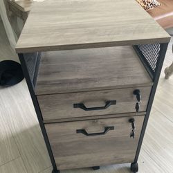 EDGEWATER FILE CABINET With Locks & Keys
