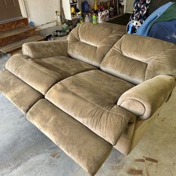 Retractable Couch 