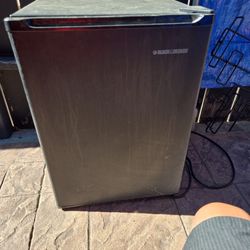 Black & Decker Mini Fridge 