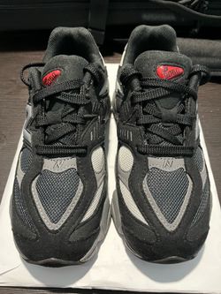 New Balance 9060 - Blk sz. 2.5 kids