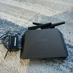 Netgear Nighthawk AC1900 Smart Wi-Fi Router (R7000) – Used