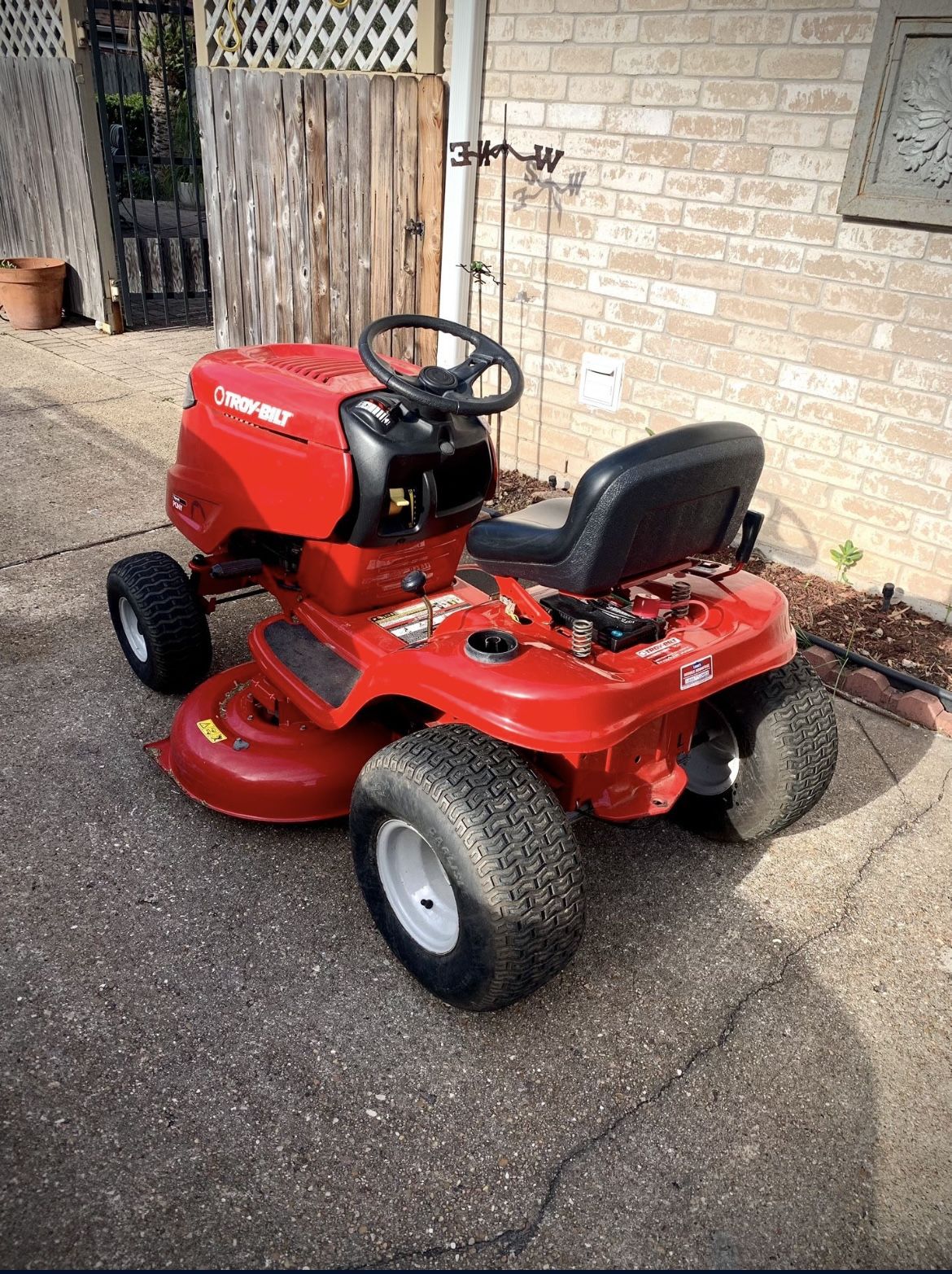 42" Troy-Bilt Riding Mower/Tractor