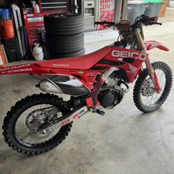 2021 Honda CRF250R // LAST YEAR FOR GREEN / RED STICKER! 