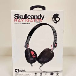 Lot of 22 Brand New Skullcandy Navigator Mic Headphones in Elephant Print