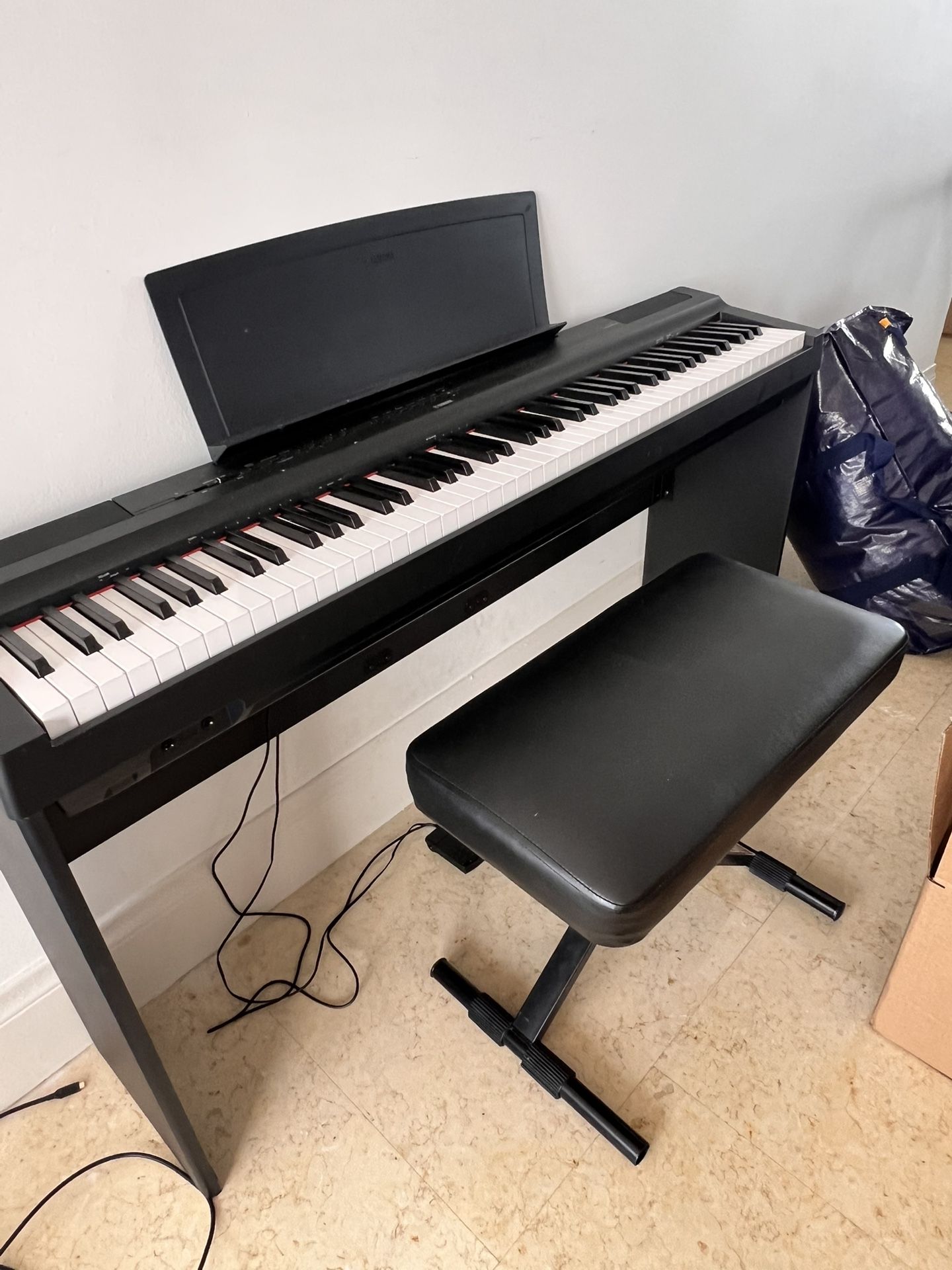 Yamaha P-125 Digital Piano + Bench