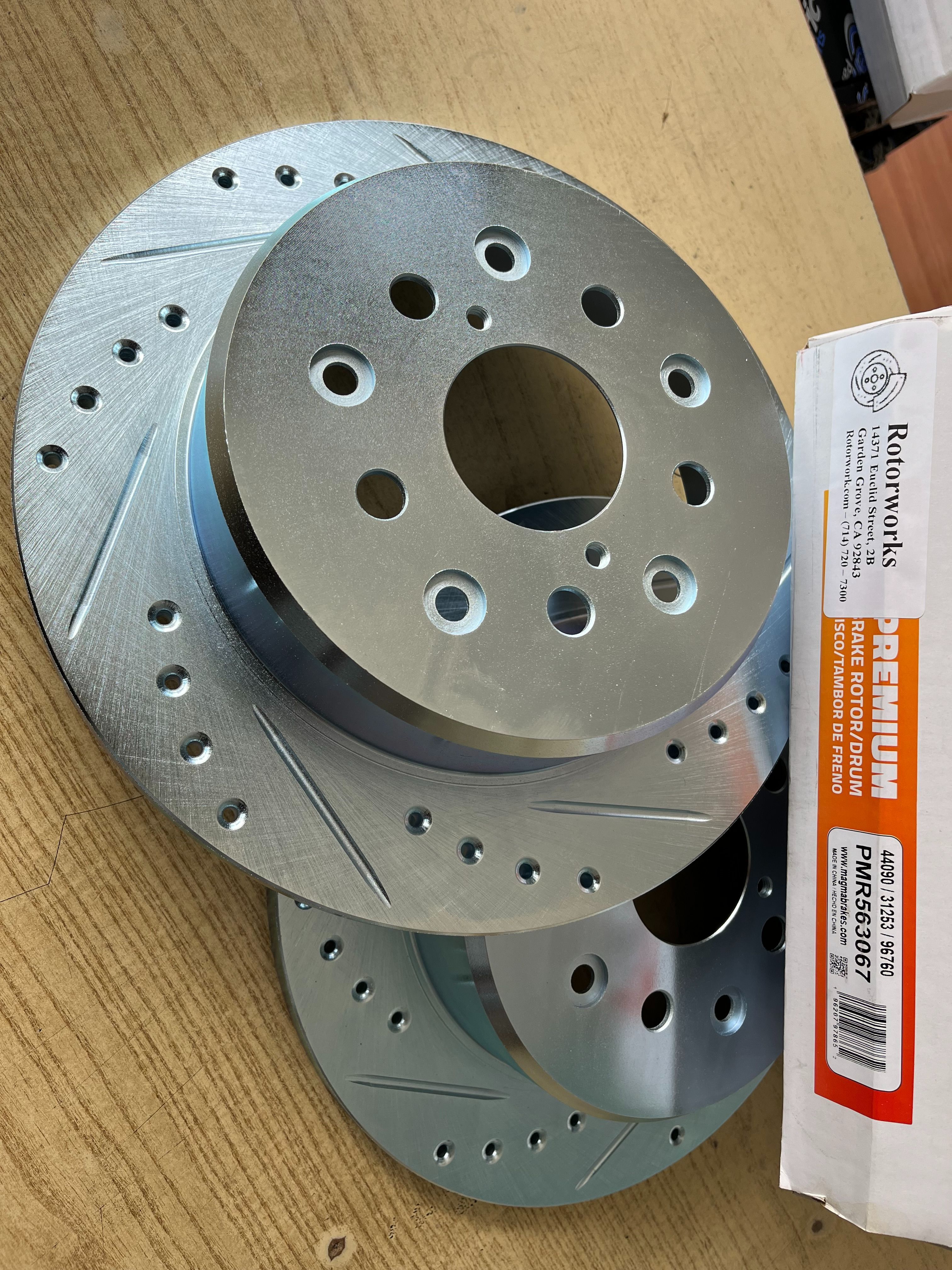 Lexus GS300 98-05 IS300 SC430 Rear Drill Slot Rotors Ceramic Pads