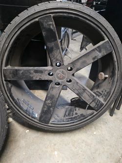 Cavallo 22” Black Rims W/ Low Profile Tires