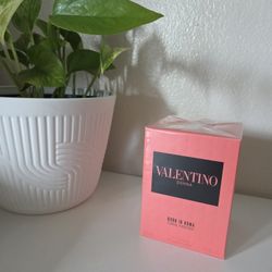Valentino Donna Born In Roma Coral Fantasy Eau de Parfum. 