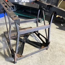 BLACK AND DECKER PORTABLE WORKBENCH
