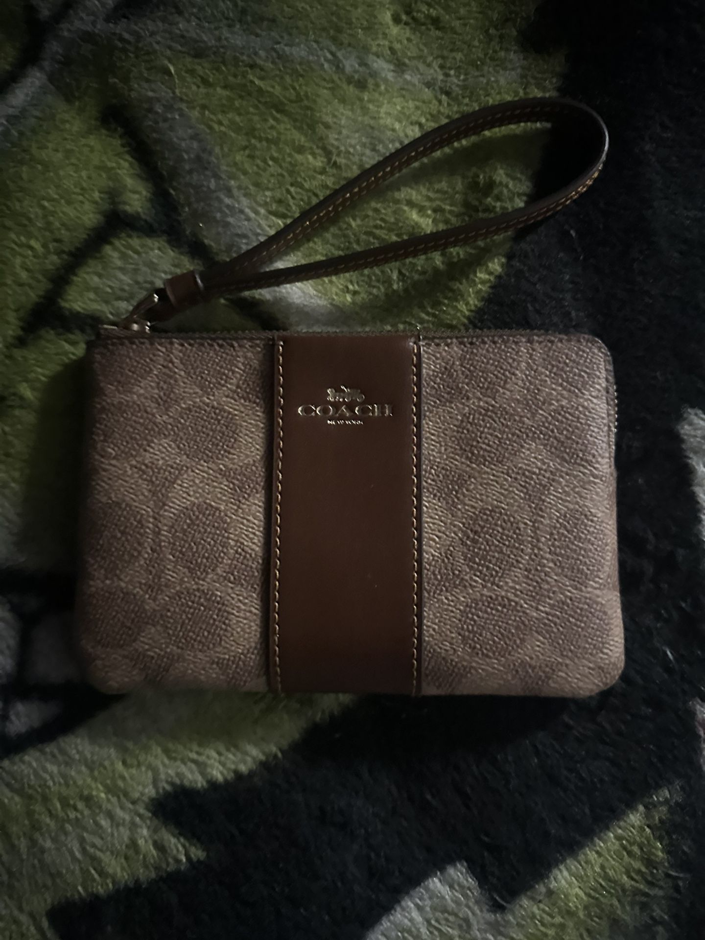 coach wristlet wallet