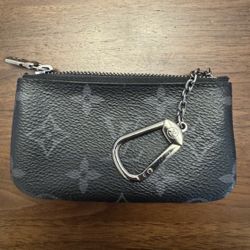 Louis Vuitton Reverse Monogram Key Pouch M80905