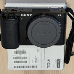 Sony ZV-E10 Mirrorless Camera with 16-50mm Lens-(Black) 