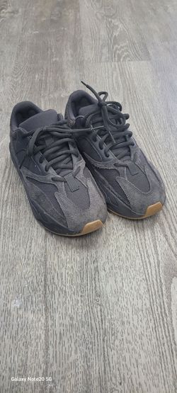 Yeezy Boost 350 v2 Size 5.5
