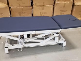 BRAND NEW HI LO ELECTRIC PHYSICAL THERAPY TABLE