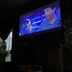 Samsung Smart TV $180 65”