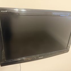 32” Samsung TV With Bracket