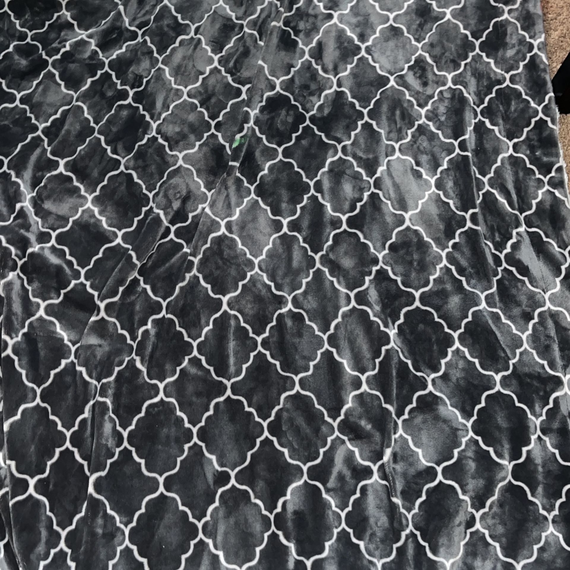 Costco Polyester Grey Patterned Throw