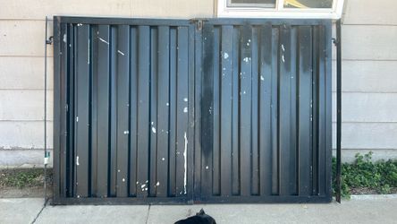 Metal Gate