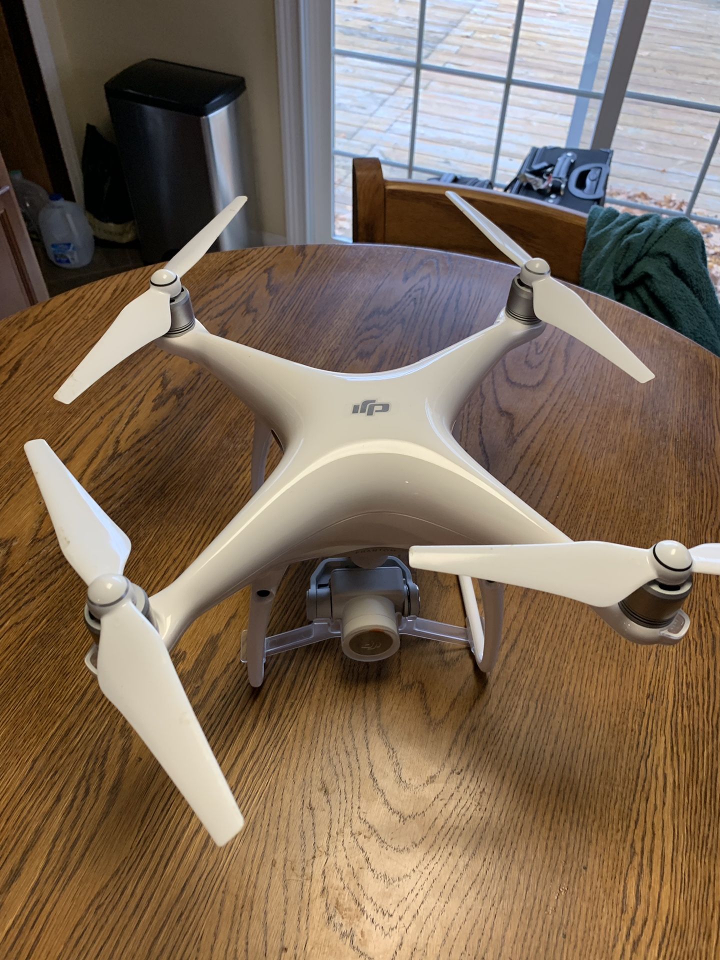 Selling the Phantom 4 pro for $1100 like new