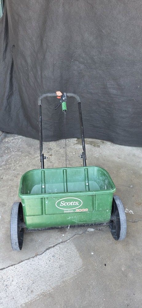 Scotts Turf Builder Classic Drop Spreader Scotts AccuGreen 3000