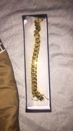 Cuban link bracelet