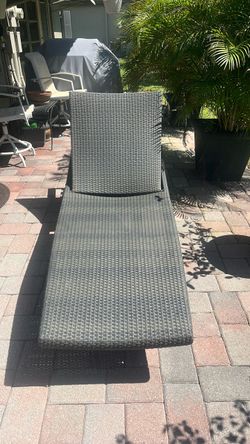 Front gate chase lounges