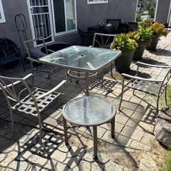 PATIO FURNITURE 6 PIECE