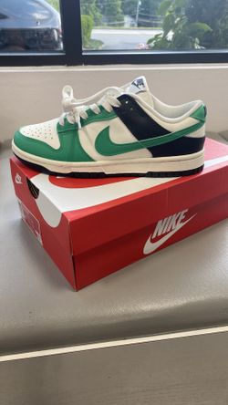 NIB Woman’s Dunks 