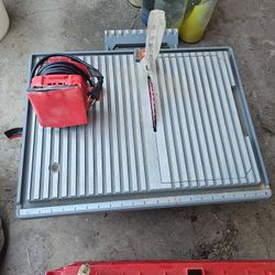RIDGID BRAND SAW. WITH HANDHELD SANDER 
