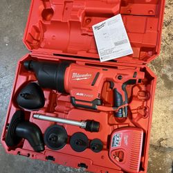 Milwaukee M12 Drain Air Snake Kit