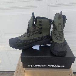 HODER ARMOUD Size. 10 And 10.5. NEW