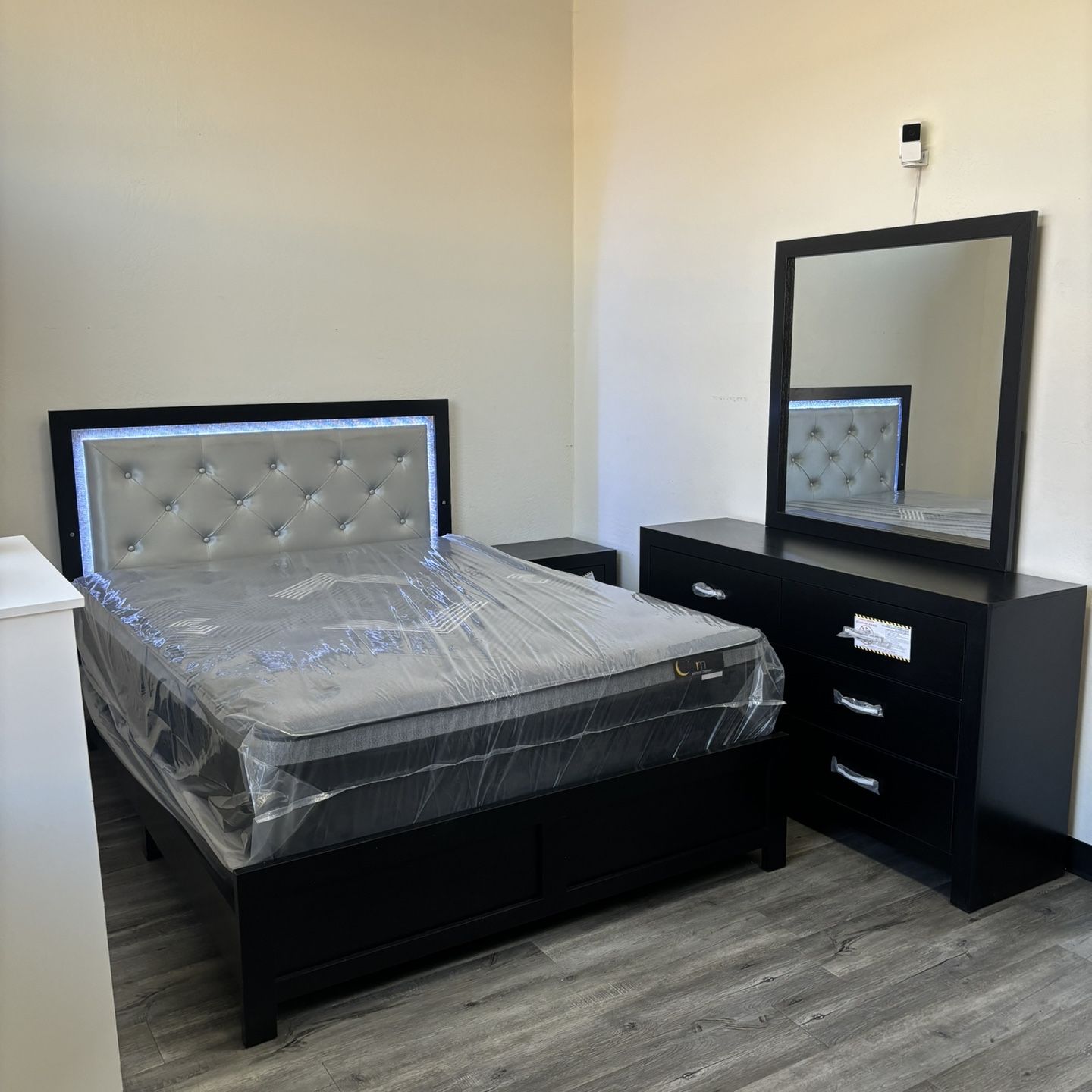 Queen Bedroom Set