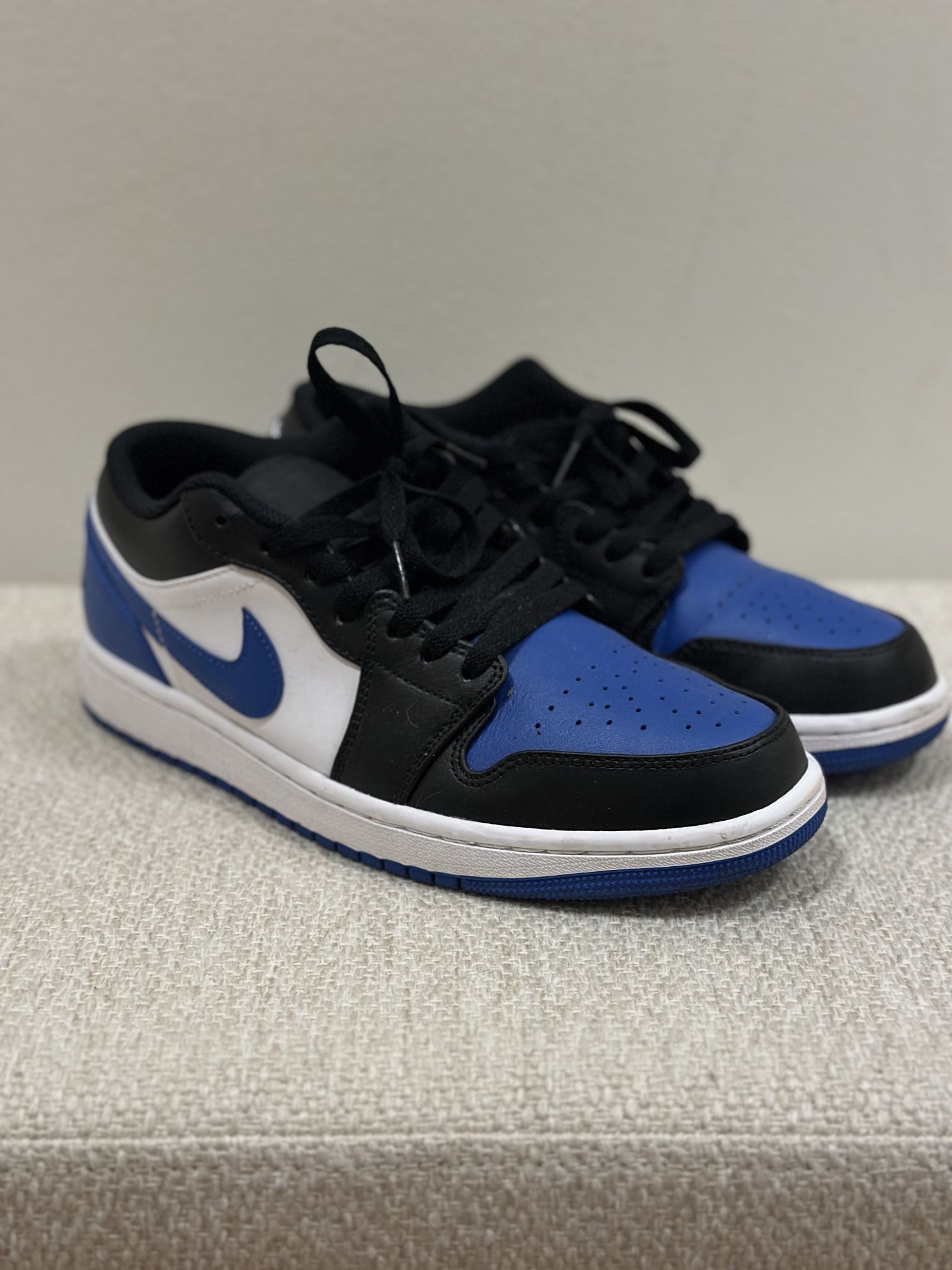 Jordan 1 Low Royal Toe Sz9